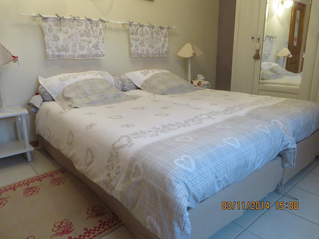 Chambres D'Hotes Au Temps Des Cerises Jumièges Rum bild