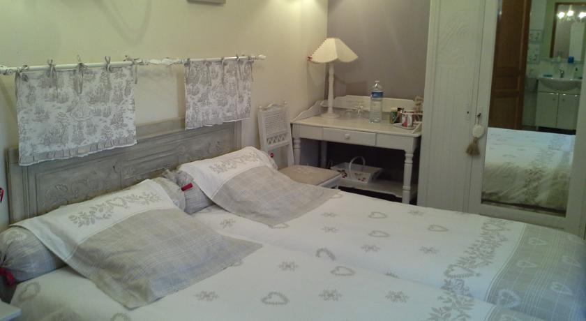 Chambres D'Hotes Au Temps Des Cerises Jumièges Rum bild