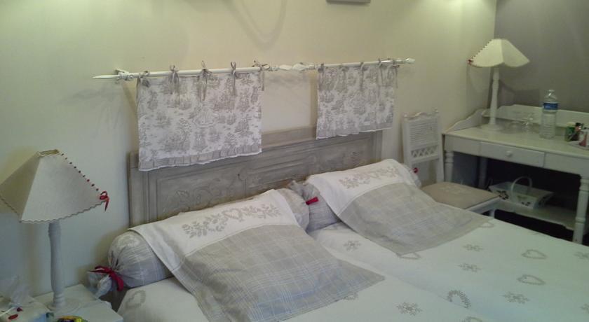 Chambres D'Hotes Au Temps Des Cerises Jumièges Rum bild